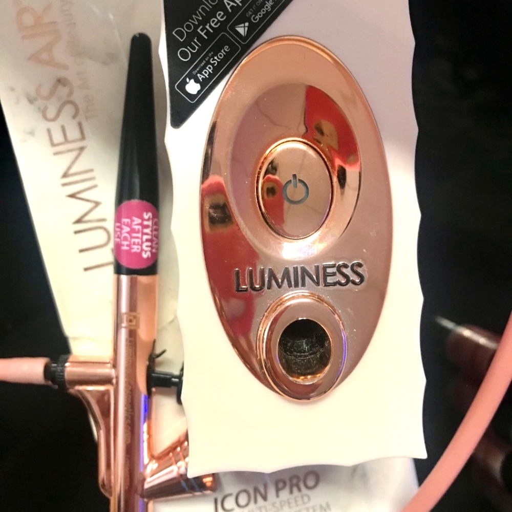 Luminess Airbrush Make-uo Machine + Make Up